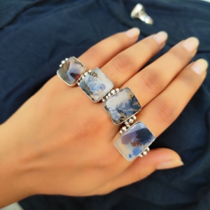 Bagues tendance pour femmes en argent plaqué unique avec agate dendritique scénique, bijoux fantaisie en laiton imperméable avec pierres précieuses, lot en gros pour les fêtes - Product Image 1