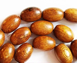 Cuentas ovaladas de madera, cuentas de madera de colores y formas personalizadas, producto indio hecho a mano - Product Image 4