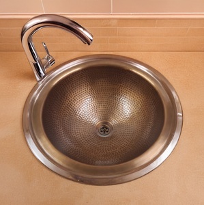 Lavabo de salle de bain en cuivre gravé à la main, lavabo rectangulaire martelé de luxe pour hôtels, résidences haut de gamme, OEM disponible. - Product Image 3