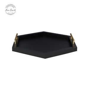 Bandeja de Servir de Madera Hecha a Mano con Asas de Latón, Diseño de Arte Tradicional, Construcción Duradera, Elección Elegante para el Entretenimiento en el Hogar - Product Image 3