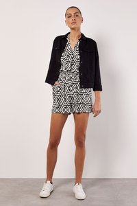 แจ็กเก็ตยีนส์แท้สำหรับผู้หญิงดีไซน์ไม่ซ้ำใครสไตล์แฟชั่นสำหรับฤดูใบไม้ร่วงและฤดูหนาว - Product Image 4