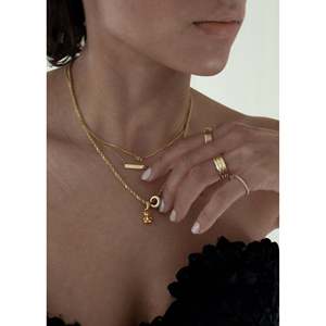 Collar Heritage Bar de Oro Sólido de 14k, Collares de Moda en Capas, Longitud de Cadena Ajustable, Unisex - Product Image 3