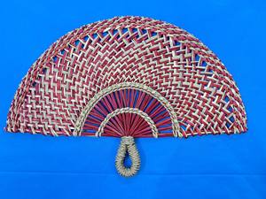 Ventilateur à main traditionnel en feuille de palmier tissé en jonc de mer pour événement de fête à partir de 99 GD maintenant - Product Image 2