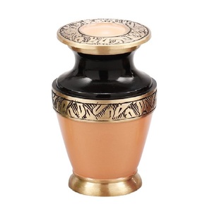 Urnes de crémation souvenir en laiton avec bande de gravure urnes funéraires en métal fini de couleur or et violet noir pour cendres humaines - Product Image 3