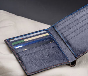 OEM Vente en gros Alligator Motif en cuir véritable Portefeuille à deux volets Porte-cartes multiples Logo personnalisé Court Longueur Imprimé Caractéristique Premium - Product Image 2