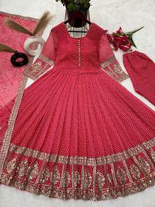 Venta al por mayor de calidad superior suave y ligero estilo Anarkali vestido para las mujeres de Bollywood tendencia exquisito vestido para niñas Salwar - Product Image 5