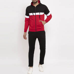 Conjunto de chándal de entrenamiento para hombre hecho de tela suave pero fuerte para las necesidades diarias de estilo deportivo e informal - Product Image 1