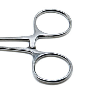 Pinzas hemostáticas de acero inoxidable de alta calidad Abrazaderas quirúrgicas de bloqueo curvo y recto de 5,5" - Product Image 3