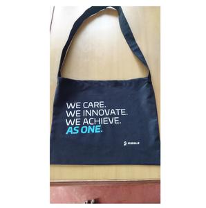 Sac à bandoulière en coton léger avec sangle unique à fermeture éclair et poignée en corde fourre-tout réutilisable durable pour un usage quotidien et les voyages - Product Image 2