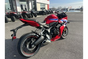 NUEVAS Motocicletas Deportivas <span class=keywords><strong>Honda</strong></span> CBR650R 2026 con Embrague Electrónico - Product Image 4
