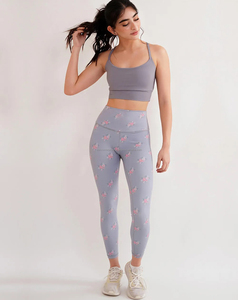 Ensemble de yoga 2 pièces pour femme, taille haute, à bretelles croisées, col carré, couleur unie, respirant, en Spandex/Nylon, longueur genou, motif numérique sur le devant - Product Image 3