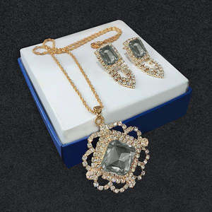 Kriaa Fine Jewelry Set Pendentif chaîne plaqué or pierre autrichienne 1202811 - Product Image 1