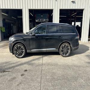 Lincoln Aviator 2023 en PARFAIT ÉTAT - Product Image 2