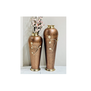 Jarrones de piso de metal de cobre y oro Juego de 2 Macetas Florero de metal de estilo costero Gran venta Precio al por mayor Bodas - Product Image 1