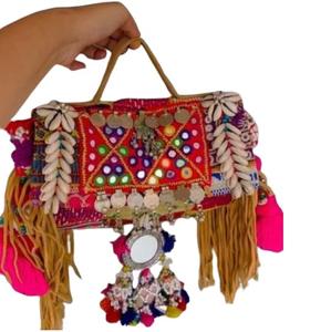 Sac fourre-tout de luxe vintage brodé Banjara pour femme 2023, style bohème, à bandoulière unique, avec fermeture éclair, écologique, pour le shopping et les soirées - Product Image 1