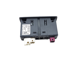Puerto USB para Mercedes Clase A (W177) A2478203902 (18>) - Product Image 3