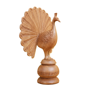 Sculpture de paon en bois faite à la main, figurine animale sculptée, décoration traditionnelle pour la table du salon - Product Image 1