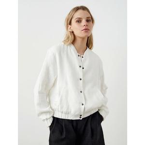 Chaqueta bomber de lino pesado para mujer con bolsillos y cuello de banda, relleno de algodón tejido de otoño, procesamiento crudo - Product Image 2