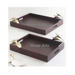 Ensemble de 2 plateaux de service en bois avec poignées métalliques, design moderne, forme rectangulaire, par Home Arts - Product Image 6