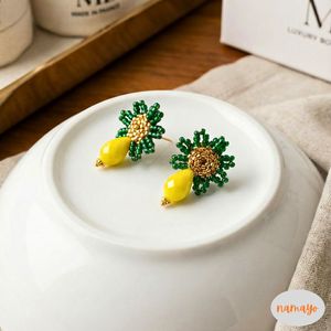 Pendientes de Acero Inoxidable con Diseño de Margarita Étnica Namayo - Product Image 3