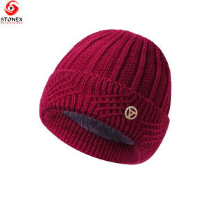Gorro de Invierno de Felpa para Hombre, Diseño OEM de la Mejor Calidad, Logotipo y Color Personalizados, 100% Acrílico, Gorro Cálido para Playa y Viajes - Product Image 3