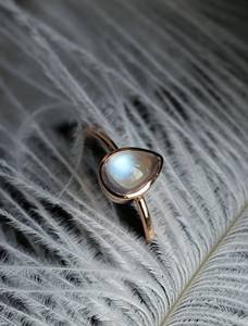 Pierre de lune arc-en-ciel naturelle pierre précieuse poire coupe 925 bijoux fins en argent Sterling nouveauté bague de haute qualité cadeau pour elle - Product Image 6