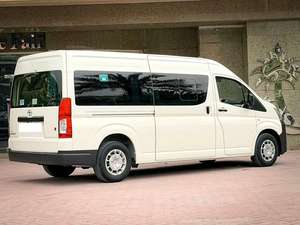 Nuevo Toyota Hiace GLS 2025 con Transmisión Manual y 4 Puertas - Product Image 3