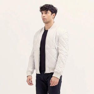 Blouson aviateur matelassé personnalisable pour homme avec logo personnalisé Veste en jean style rue haute, imperméable et coupe-vent-Vente en gros - Product Image 3