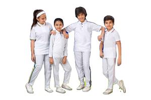 Ensemble d'uniformes de vêtements de sport en polyester 100% de qualité supérieure imprimé par sublimation sur mesure pour garçons filles vêtements d'été à manches courtes - Product Image 3