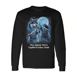 T-shirt a maniche lunghe con tre lupi maestosi avvolti nelle nuvole della galassia e luna ghiacciata - Prodotto promozionale - Product Image 2