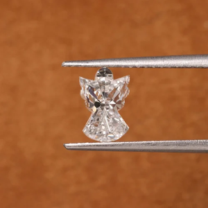 Nouvelle conception Bagues de fiançailles en diamants cultivés en laboratoire en forme d'ange, qualité VS VVS, pierres précieuses éthiques, certifiées IGI, bijoux fins d'Inde - Product Image 4