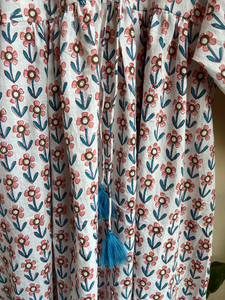 Robe en coton indien imprimé bloc à la main Style décontracté 100% coton avec techniques brodées et décoration de gland - Product Image 5