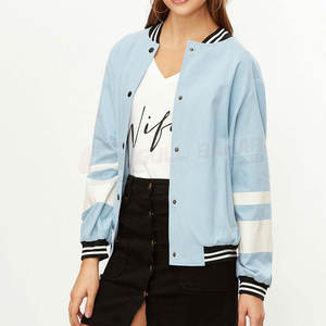 Veste universitaire pour femmes avec bouton-pression sur le devant et ourlet côtelé pour des tenues à la mode Veste universitaire élégante pour femmes - Product Image 3