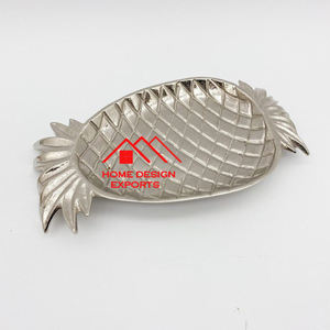 2024 tendance plateau en métal plaqué or fête de mariage portions décoratives avec plateau décoratif en forme de feuille d'aluminium quantité minimale de commande 100 pièces - Product Image 1