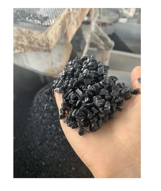 Pietra di ghiaia burattata nera Multi Size realizzata al 100% di roccia naturale grezza in Vietnam prezzo ragionevole