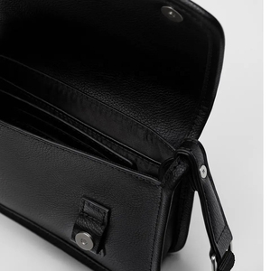 Sac bandoulière mini pour homme en similicuir écologique avec logo personnalisé, style sacoche messager - Product Image 6