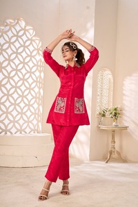 Tissus en crêpe de viscose de couleur cerise, imprimés de placement, ensemble traditionnel, vêtements indiens pakistanais pour filles, kurta/kurti de fête - Product Image 3