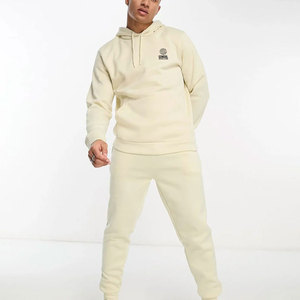 OEM Customized Design <b>Pullover</b> <b>Men</b> Tracksuit High Quality Casual Wear <b>Men</b> Tracksuit For Sale - Product Image 1