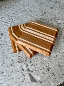 Juego de 3 posavasos cuadrados de nogal perfectos para el hogar, el hotel, el restaurante, el uso de mesa y el elegante accesorio de comedor a los mejores precios - Product Image 4