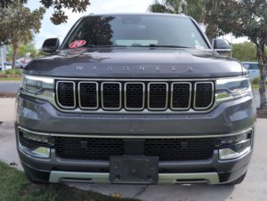 Jeep Wagoneer L Series II Twin Turbo 4WD 2024 Usado en Buenas Condiciones - Product Image 2