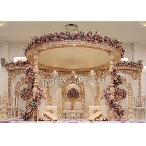 Mandap de Boda Hindú con Temática Vintage, Impresionante Decoración de Mandap de Boda Gujarati, Inspirador Mandap de Madera para Bodas Indias en el Reino Unido - Product Image 1
