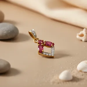 Colgante de Oro con Rubí y Diamantes para Mujer, Joyería Fina de Moda con Diseño Floral para Fiesta o Regalo, Hecho de Latón - Product Image 3