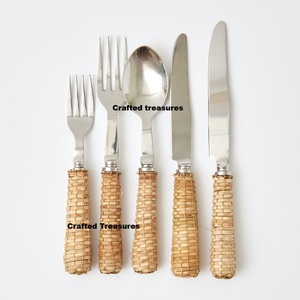 Couverts à manche tissé en rotin de haute qualité ensemble de couverts en acier inoxydable de qualité supérieure fourchette couteau et cuillère 5 pièces couverts - Product Image 1