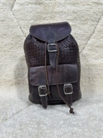 El Yapımı Vintage Unisex Fas Örgülü Hakiki Deri Çevre Dostu Hırsızlığa Karşı 20L Sırt Çantası Bohem Tarzı Geometrik Desenli