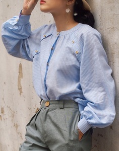 Chemisier décontracté à rayures bleues en lin chemise en lin à manches longues pour femmes - Product Image 2