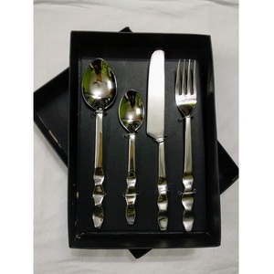 Juego de cubiertos de acero inoxidable pulido brillante plateado con mango de aspecto de tallo de bambú, Juego de 4 piezas disponible en los mejores juegos de cubiertos nuevos - Product Image 6