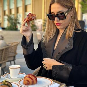 Abayas longues à manches longues de mode modeste fabriquées à la main à Dubaï pour adultes, anti-rides, pour les occasions de prière, motifs uniques de créateurs, matière en soie - Product Image 3