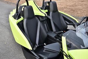 Voiture 2023 Po La Ris Sling Shot SL Coupé Turbo, cuir, transmission intégrale, faible kilométrage, boîte automatique, conduite à gauche, essence, état neuf - Product Image 6