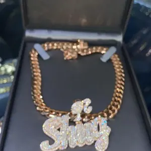 Pendentif personnalisé en moissanite VVS1, lettre cursive fine et petite, serti de pierres, en argent 925, bijoux hip hop, cadeau d'anniversaire pour femme - Product Image 2