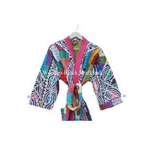 Robe de chambre en coton faite à la main pour femme, manteau d'hiver matelassé à trois couches avec broderie, style kimono long, imprimé - Product Image 4